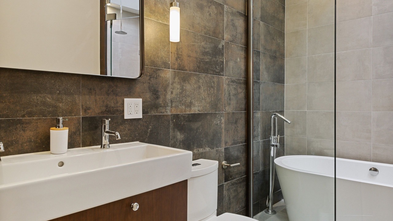 Photo of Bathroom in Greenpoint