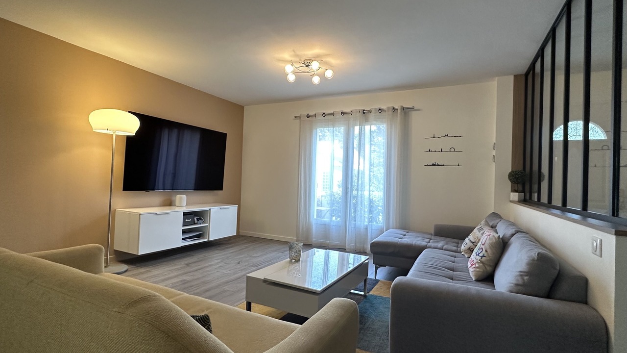 Photo of Livingroom in Le Plessis-Robinson