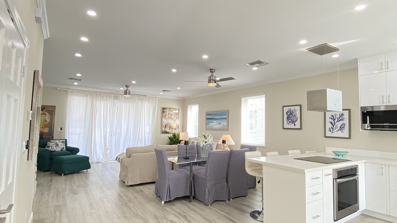 Photo of Livingroom in Downtown Nassau