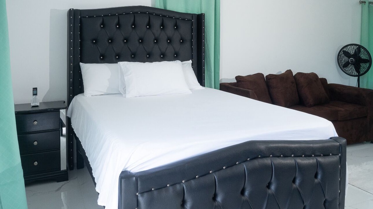 Photo of Bedroom in Pembroke Hall