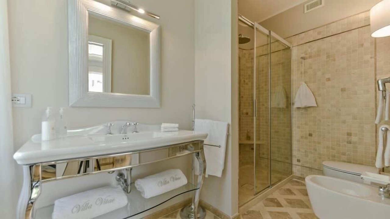 Photo of Bathroom in Castiglione Falletto