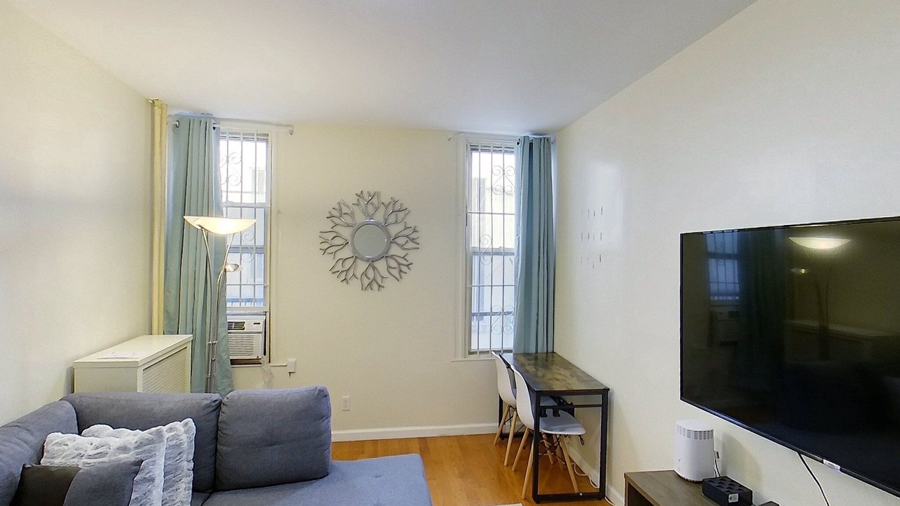 Photo of Livingroom in Borough Park