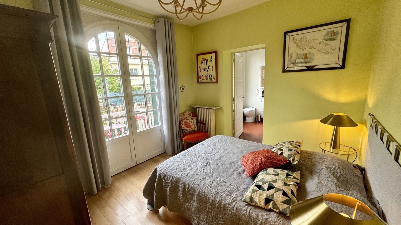 Photo of Bedroom in Sceaux