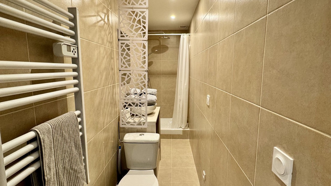 Photo of Bathroom in Quartier de la Goutte-d'Or