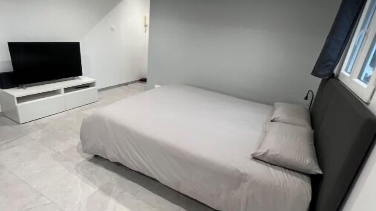 Photo of Bedroom in Antony
