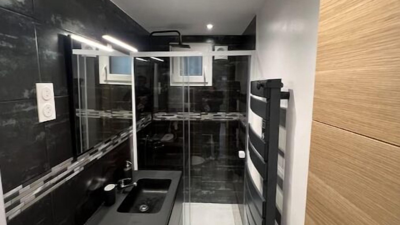 Photo of Bathroom in Antony