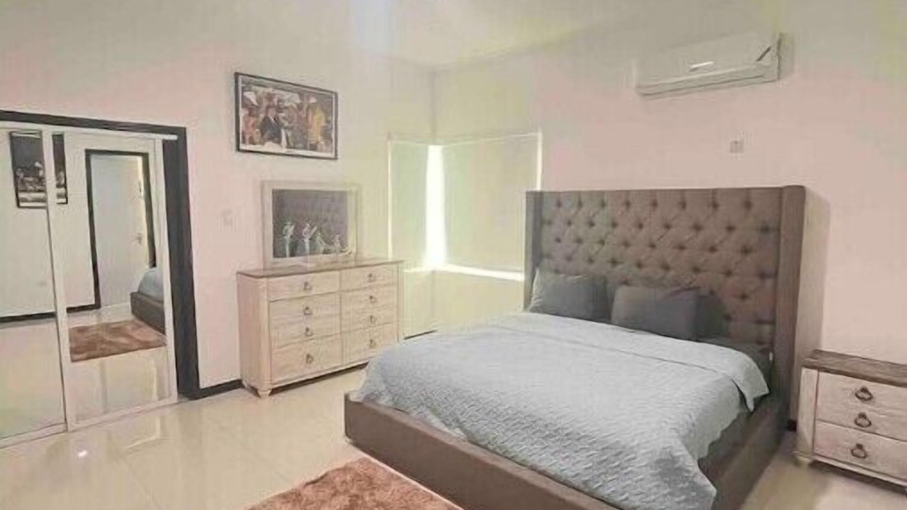 Photo of Bedroom in Molynes Gardens