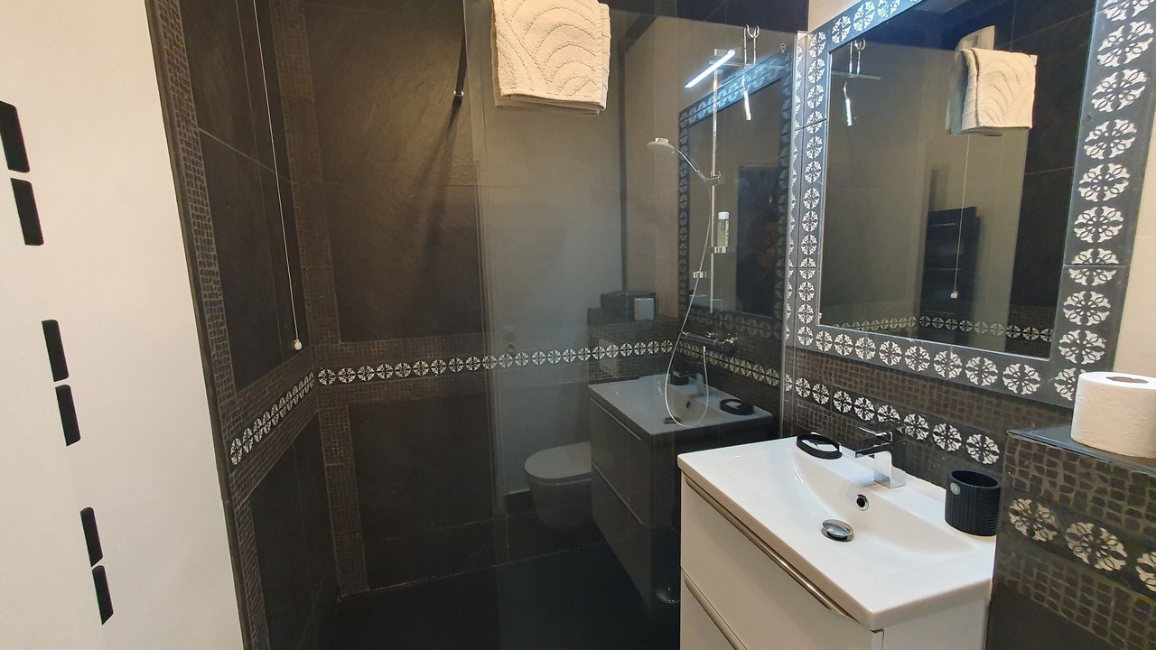 Photo of Bathroom in Neuilly-sur-Seine