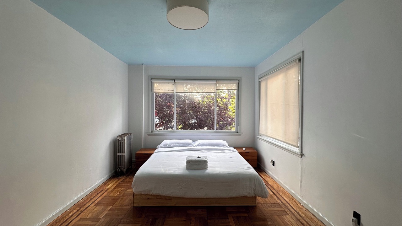 Photo of Bedroom in Far Rockaway