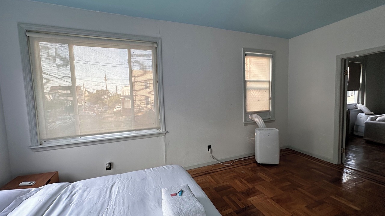 Photo of Bedroom in Far Rockaway