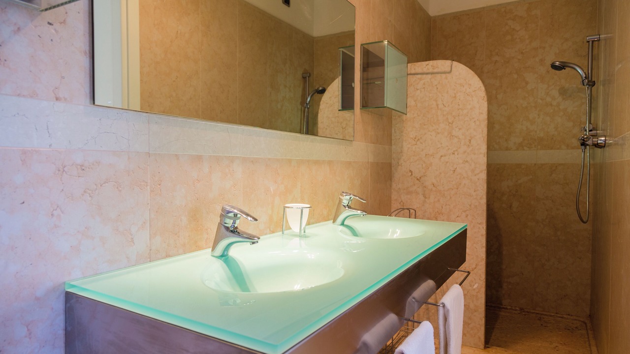 Photo of Bathroom in Frader
