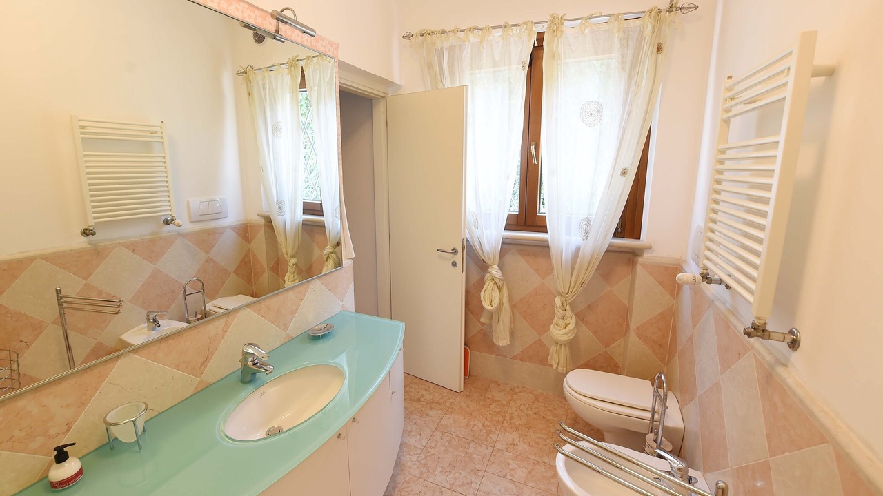 Photo of Bathroom in Frader