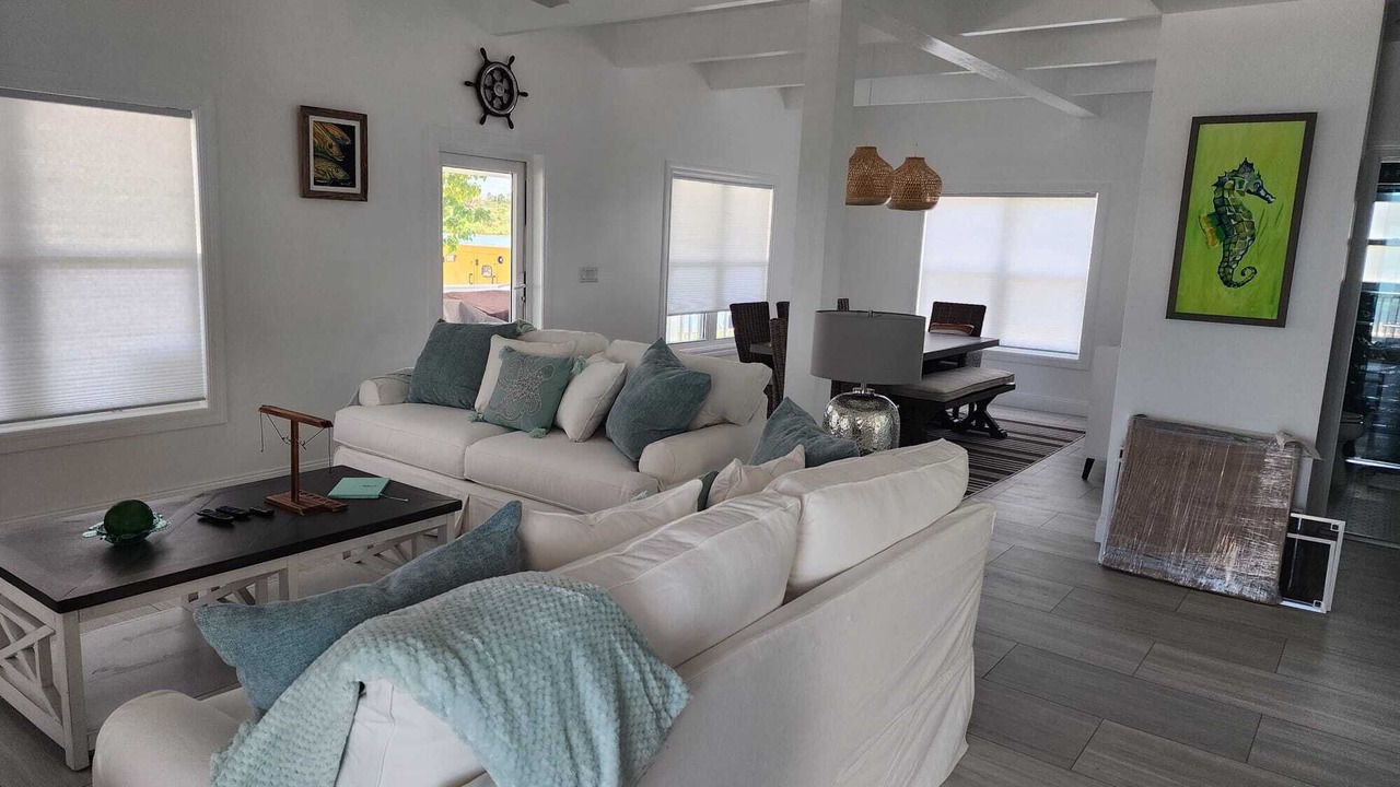 Photo of Livingroom in Treasure Cay