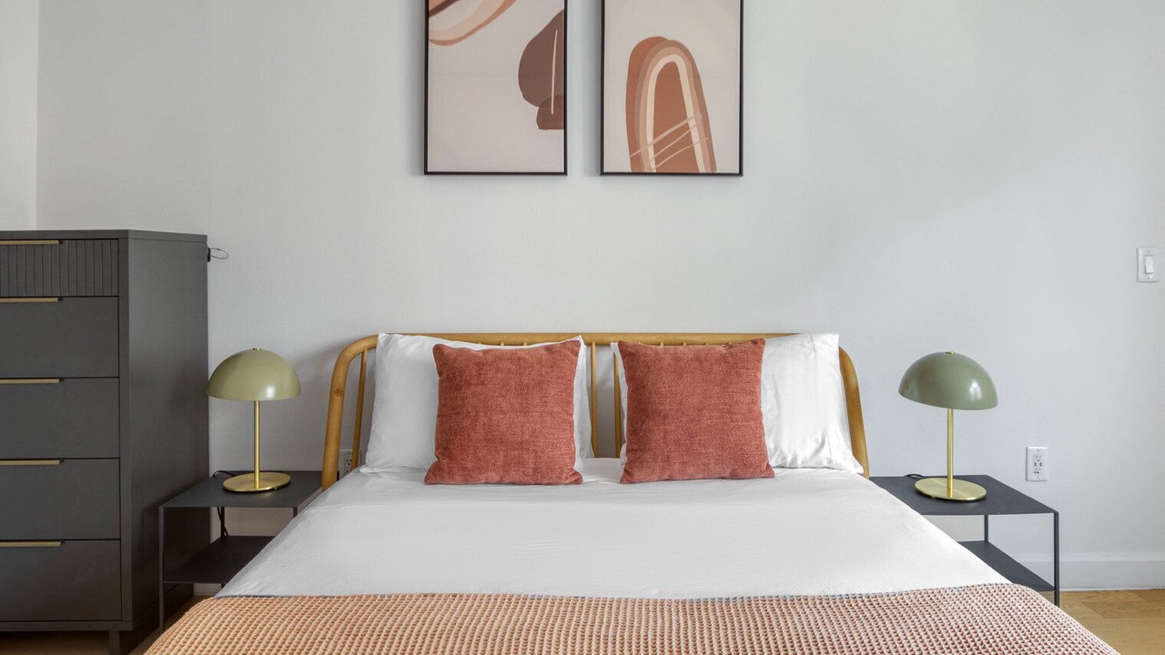 Photo of Bedroom in Midtown South