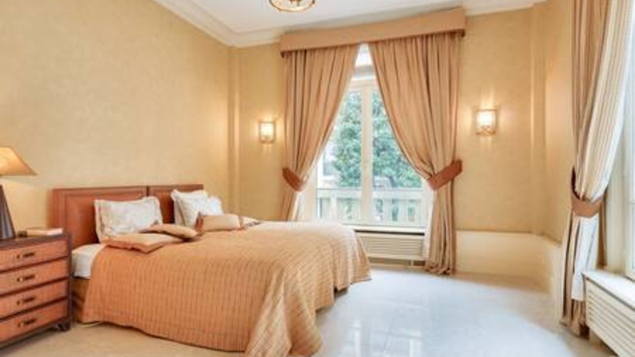 Photo of Bedroom in Champs-Elysees