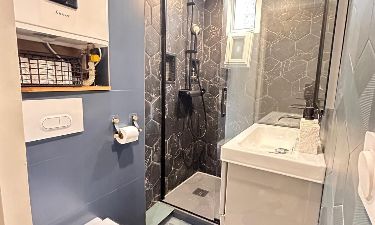 Photo of Bathroom in Quartier de la Goutte-d'Or
