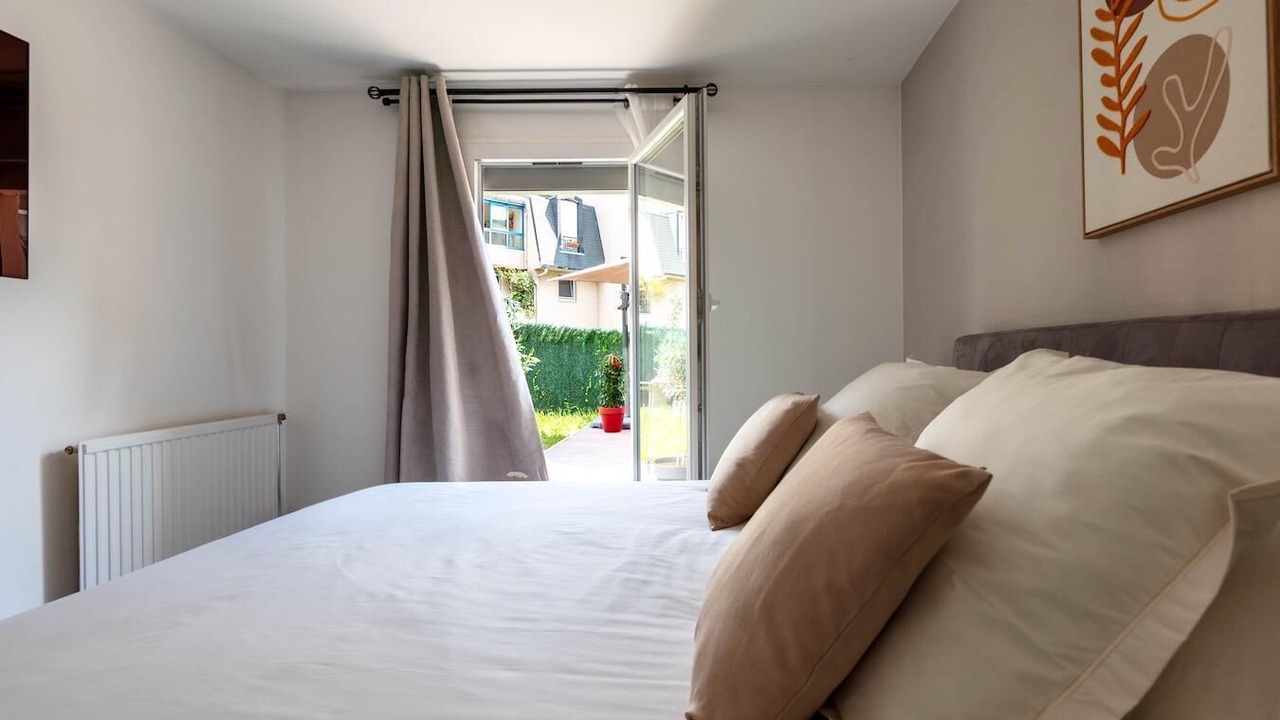 Photo of Bedroom in Bleuets - Bordieres - Pinsons
