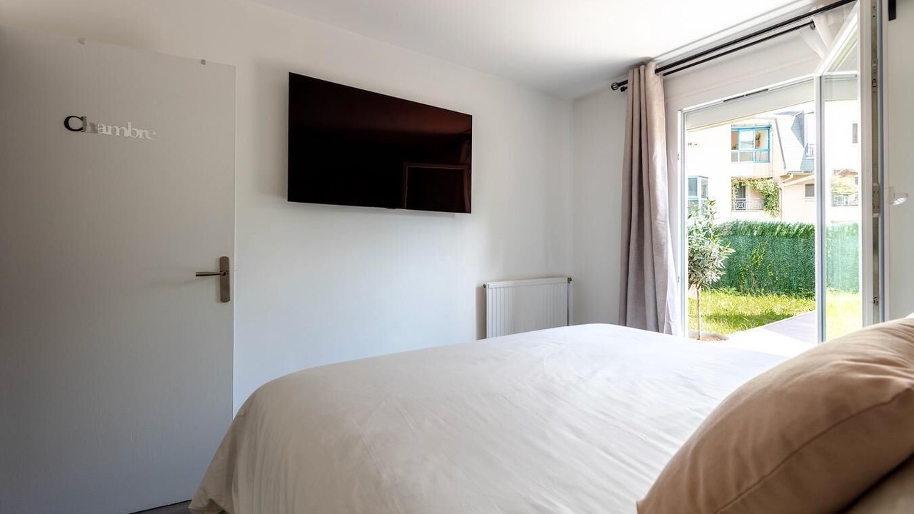 Photo of Bedroom in Bleuets - Bordieres - Pinsons