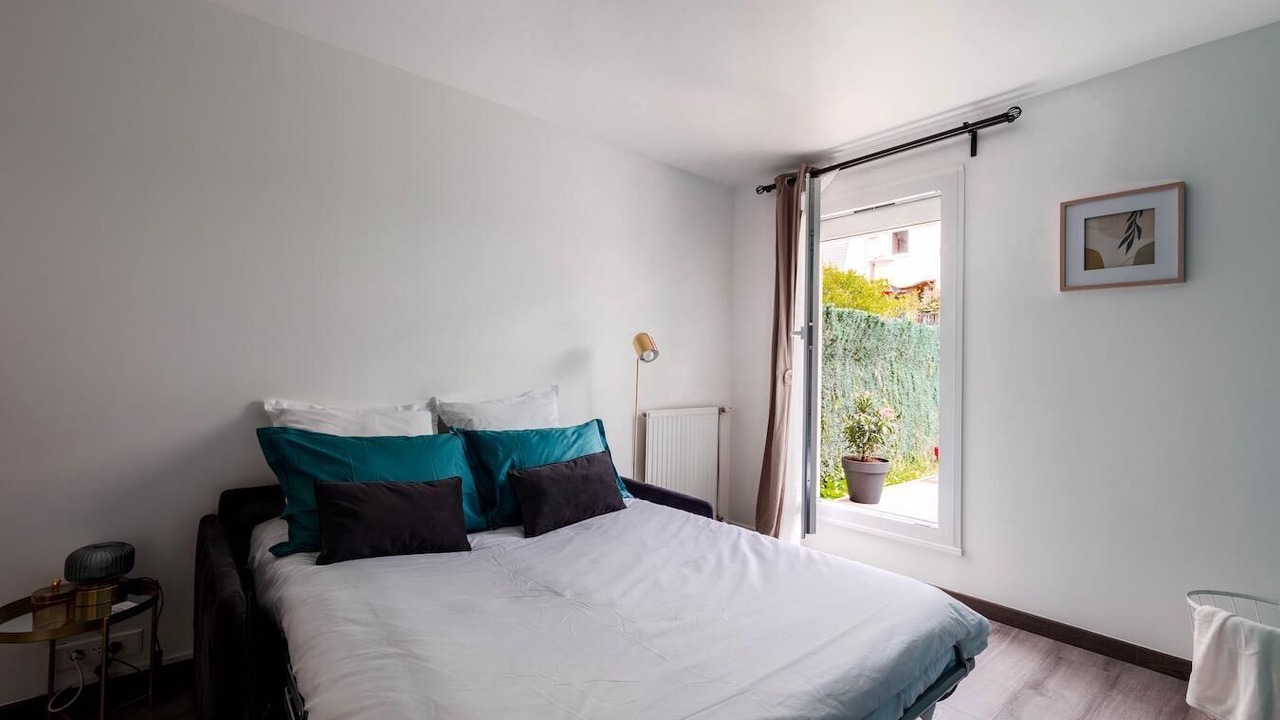 Photo of Bedroom in Bleuets - Bordieres - Pinsons