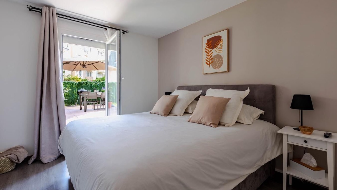Photo of Bedroom in Bleuets - Bordieres - Pinsons