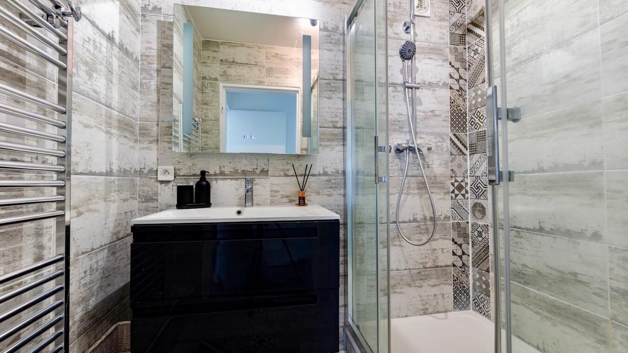 Photo of Bathroom in Bleuets - Bordieres - Pinsons
