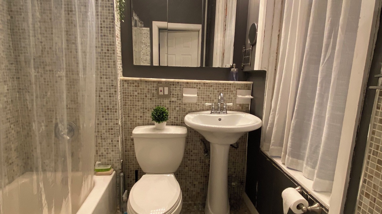 Photo of Bathroom in Bedford-Stuyvesant