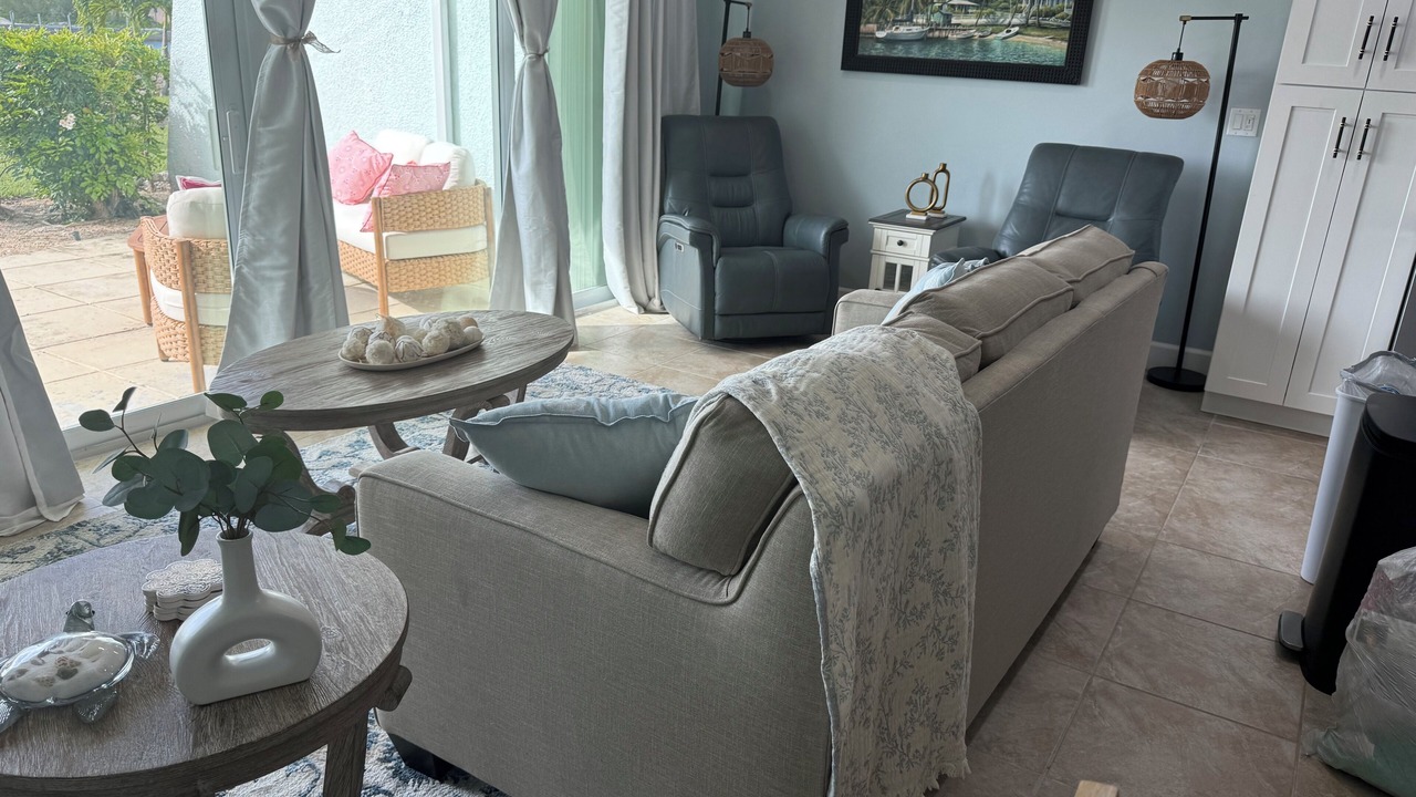 Photo of Livingroom in Treasure Cay