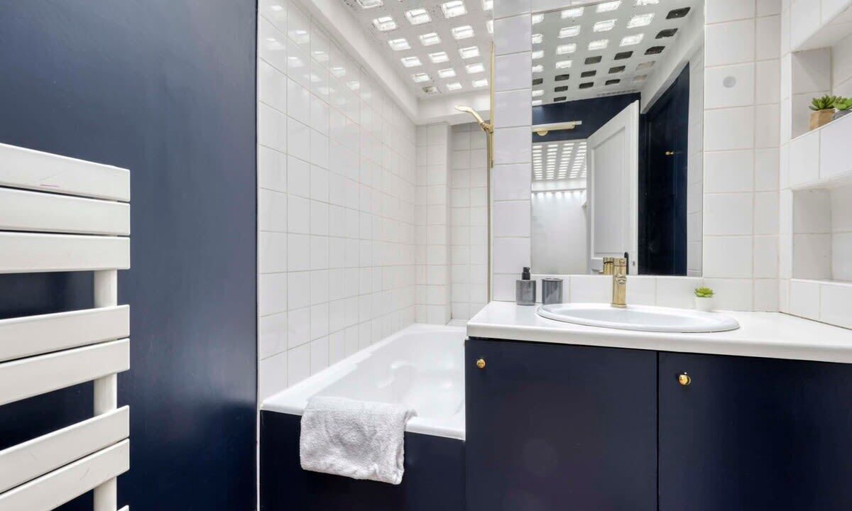 Photo of Bathroom in Porte-Saint-Martin