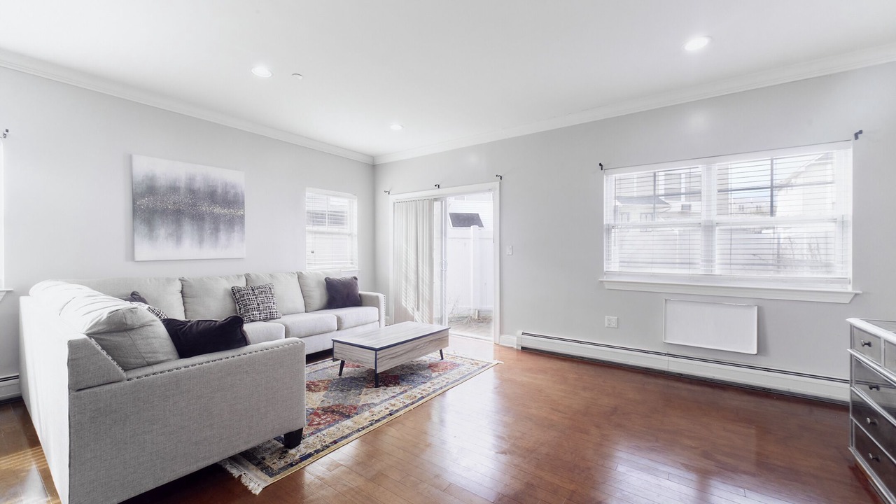 Photo of Livingroom in Clason Point