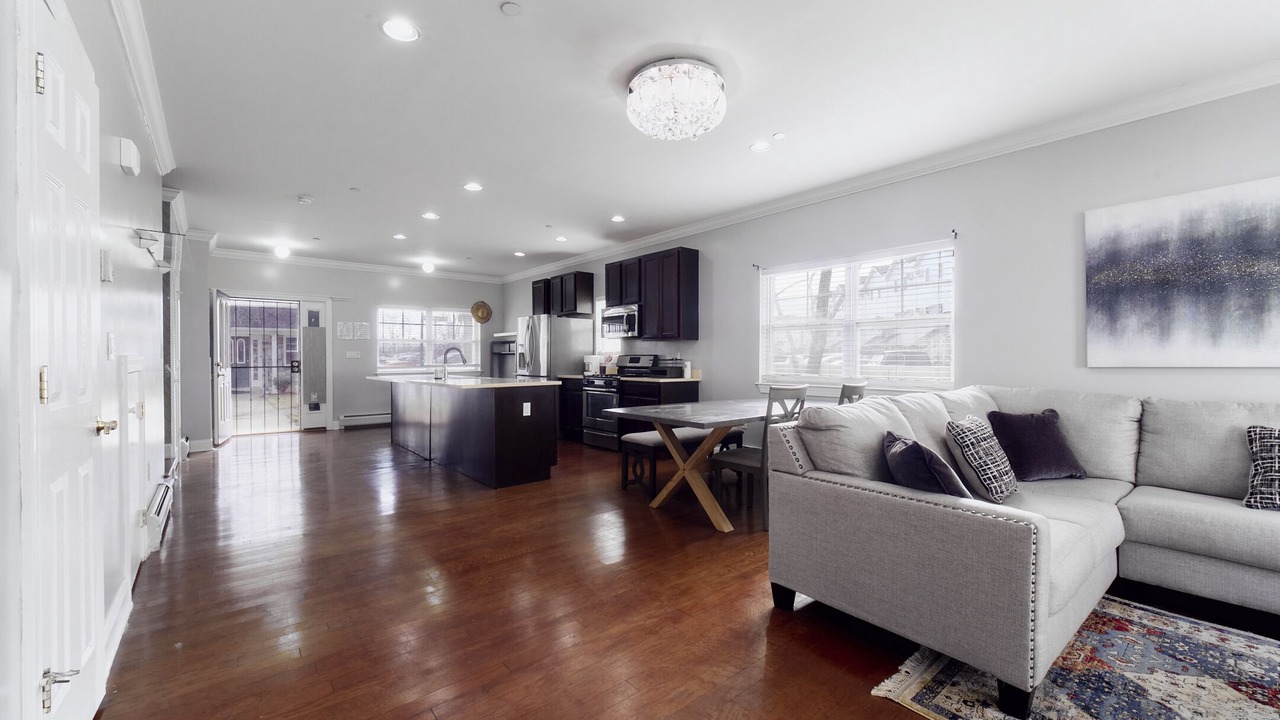 Photo of Livingroom in Clason Point