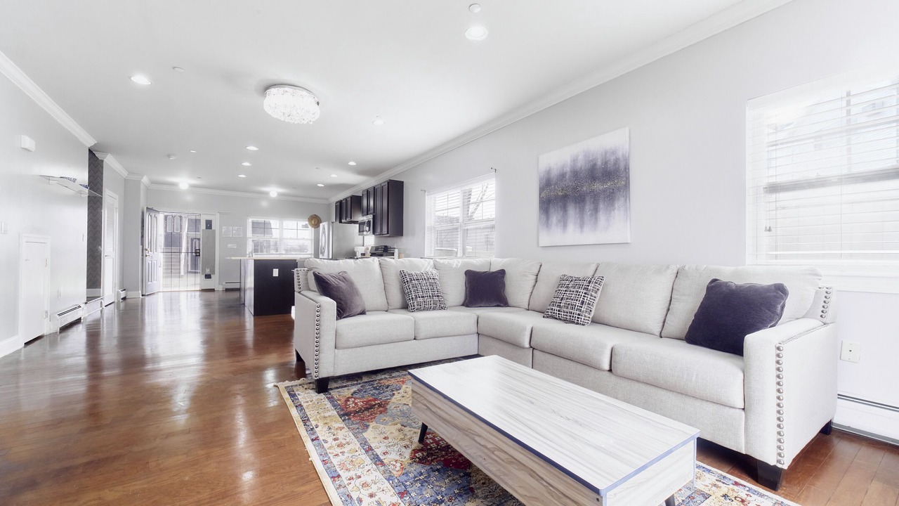 Photo of Livingroom in Clason Point