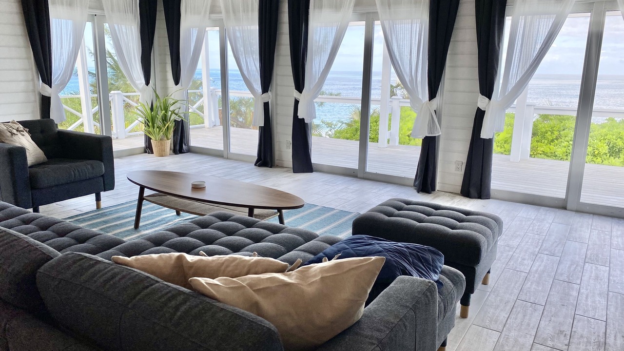 Photo of Livingroom in North Palmetto Point