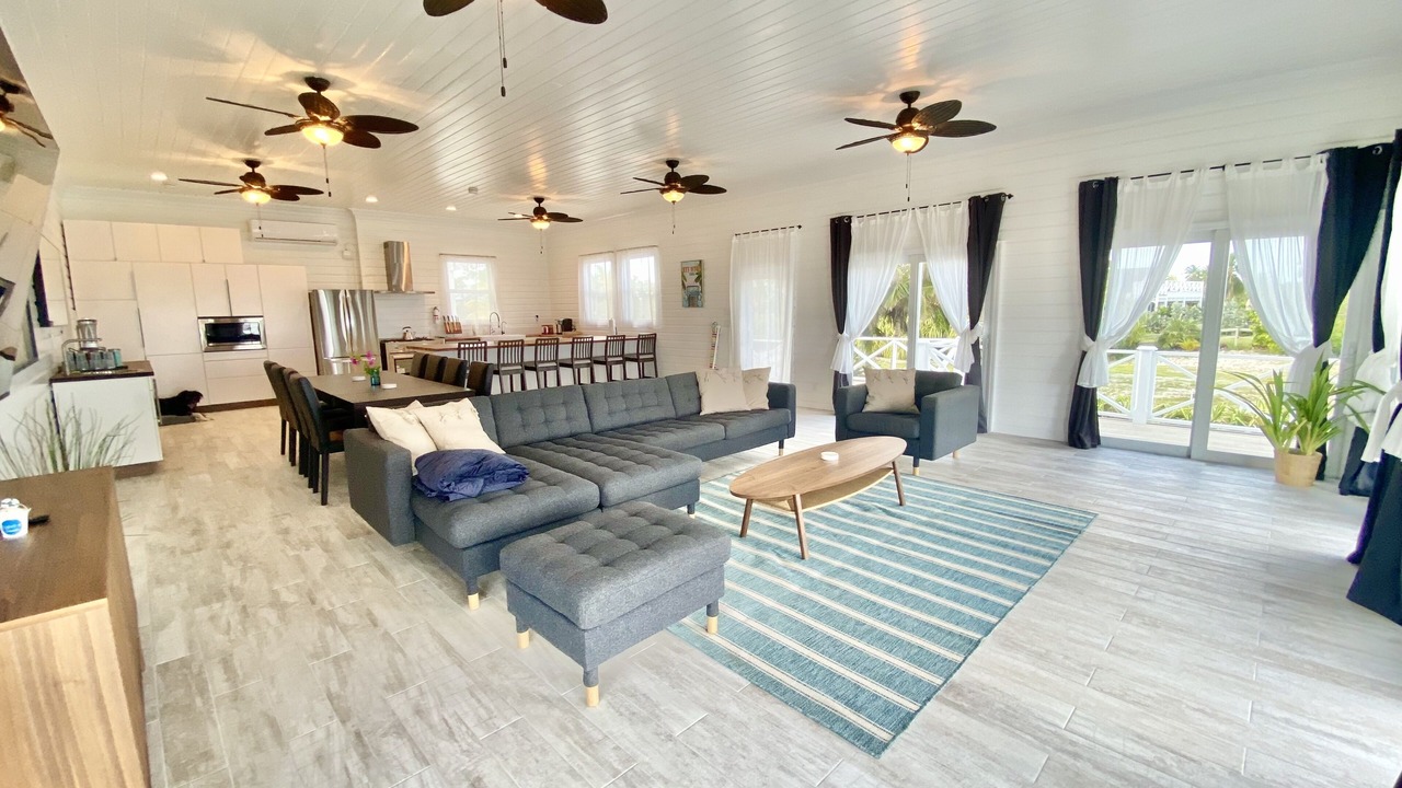 Photo of Livingroom in North Palmetto Point