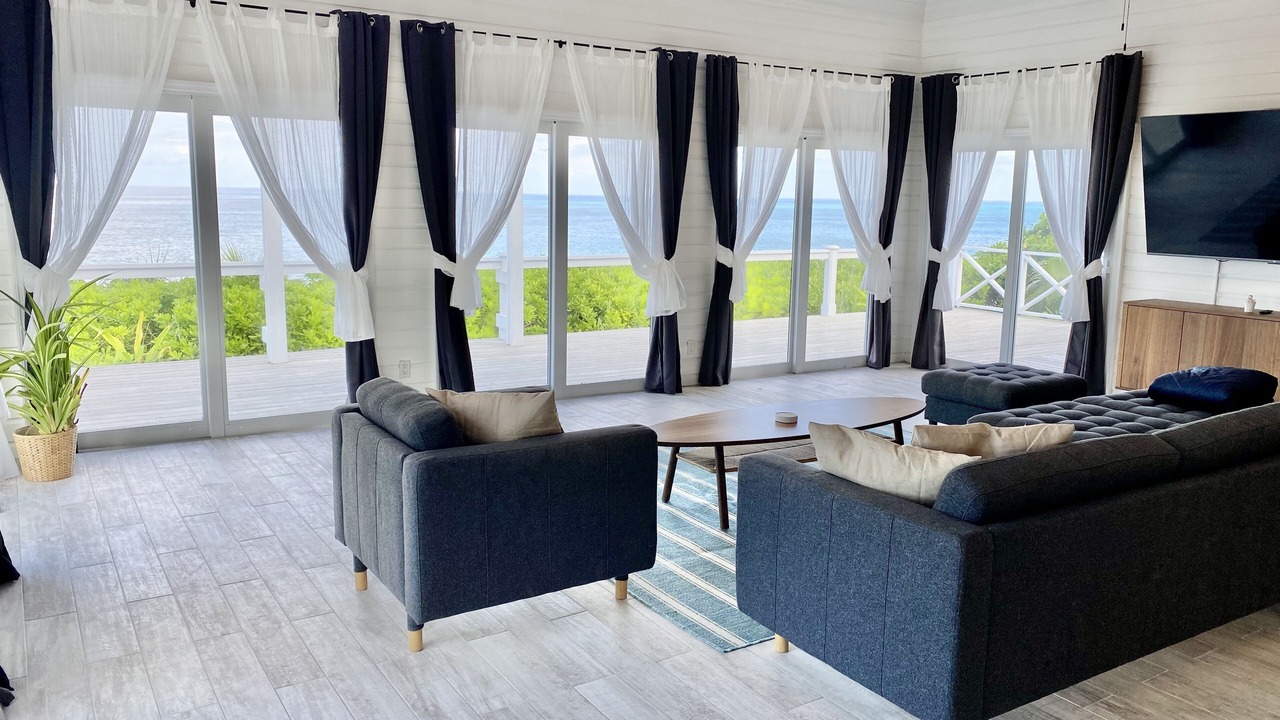 Photo of Livingroom in North Palmetto Point