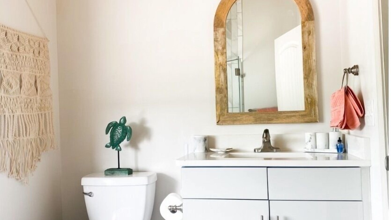 Photo of Bathroom in Green Turtle Cay