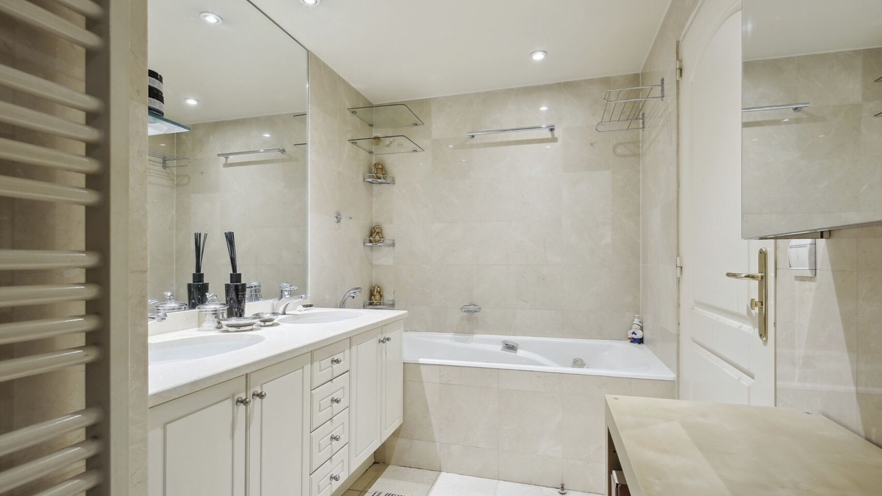 Photo of Bathroom in Passy
