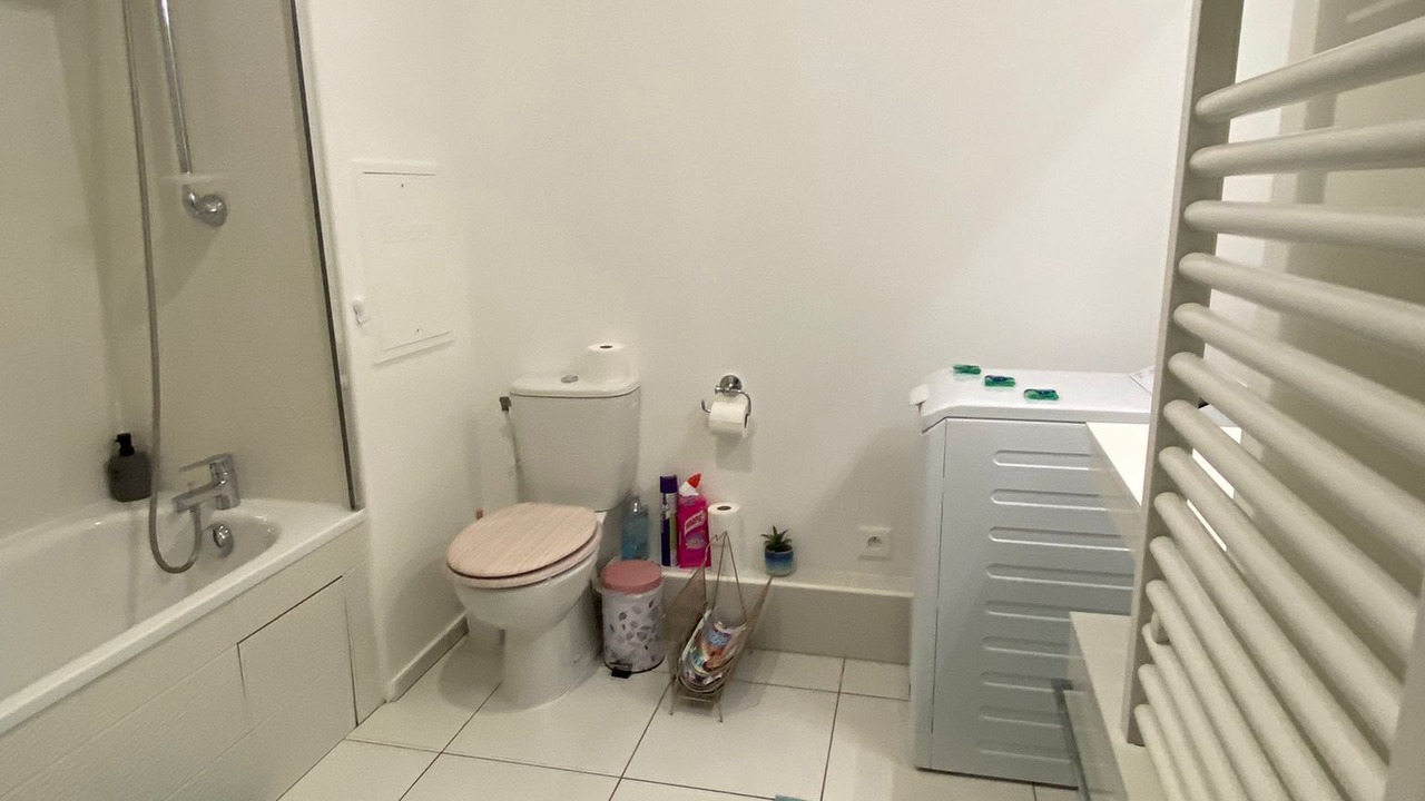 Photo of Bathroom in Petit-Ivry