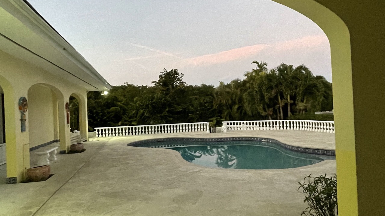 Photo of Outdoor in Bahamia West
