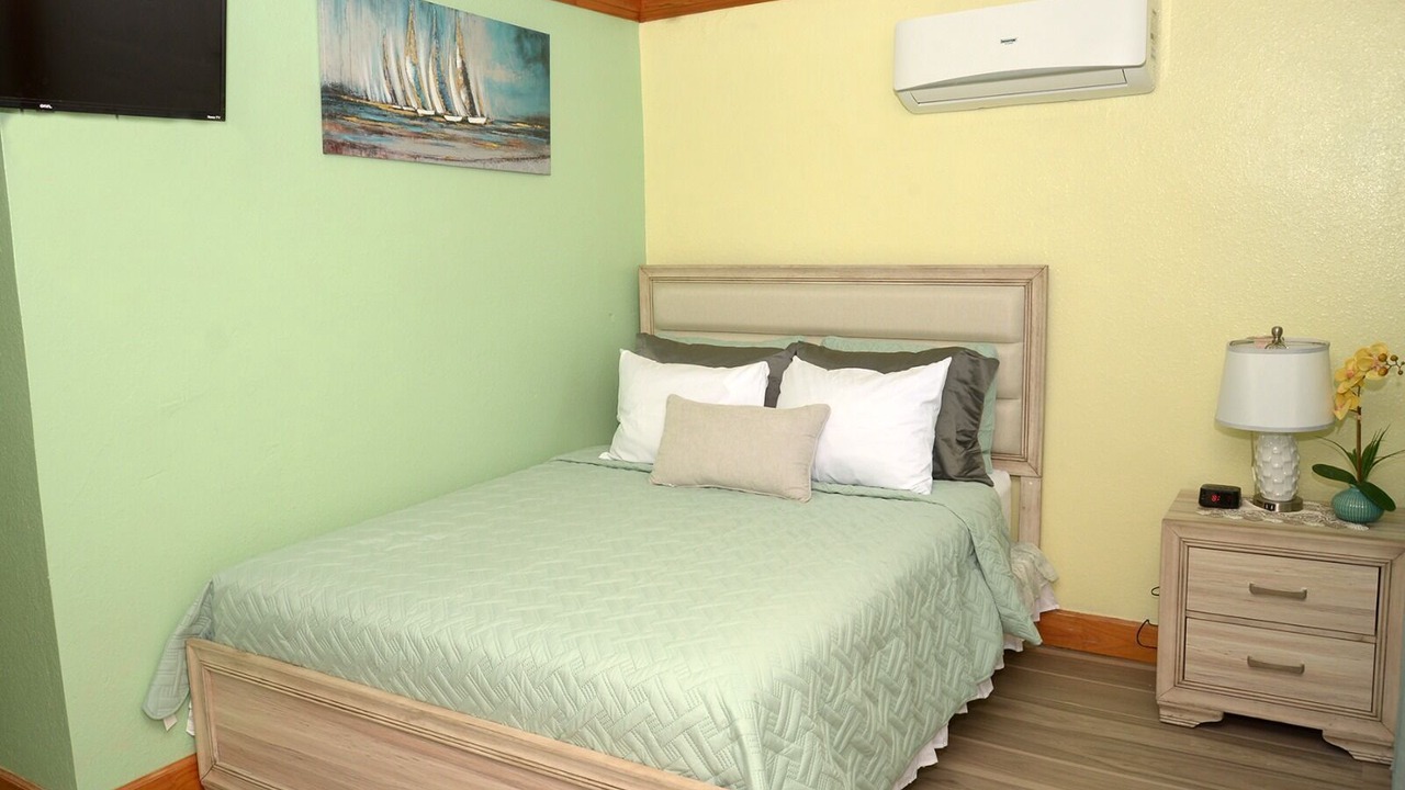 Photo of Bedroom in Bahamas Terrace
