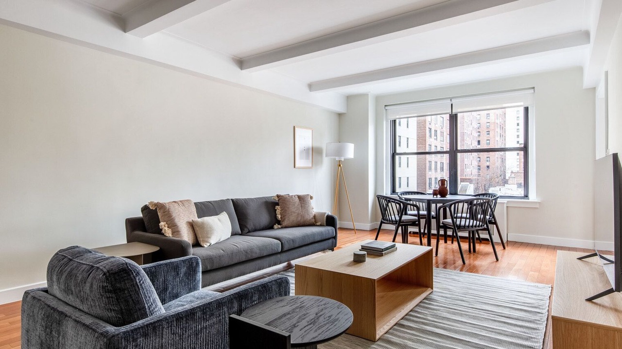 Photo of Livingroom in Sutton Place