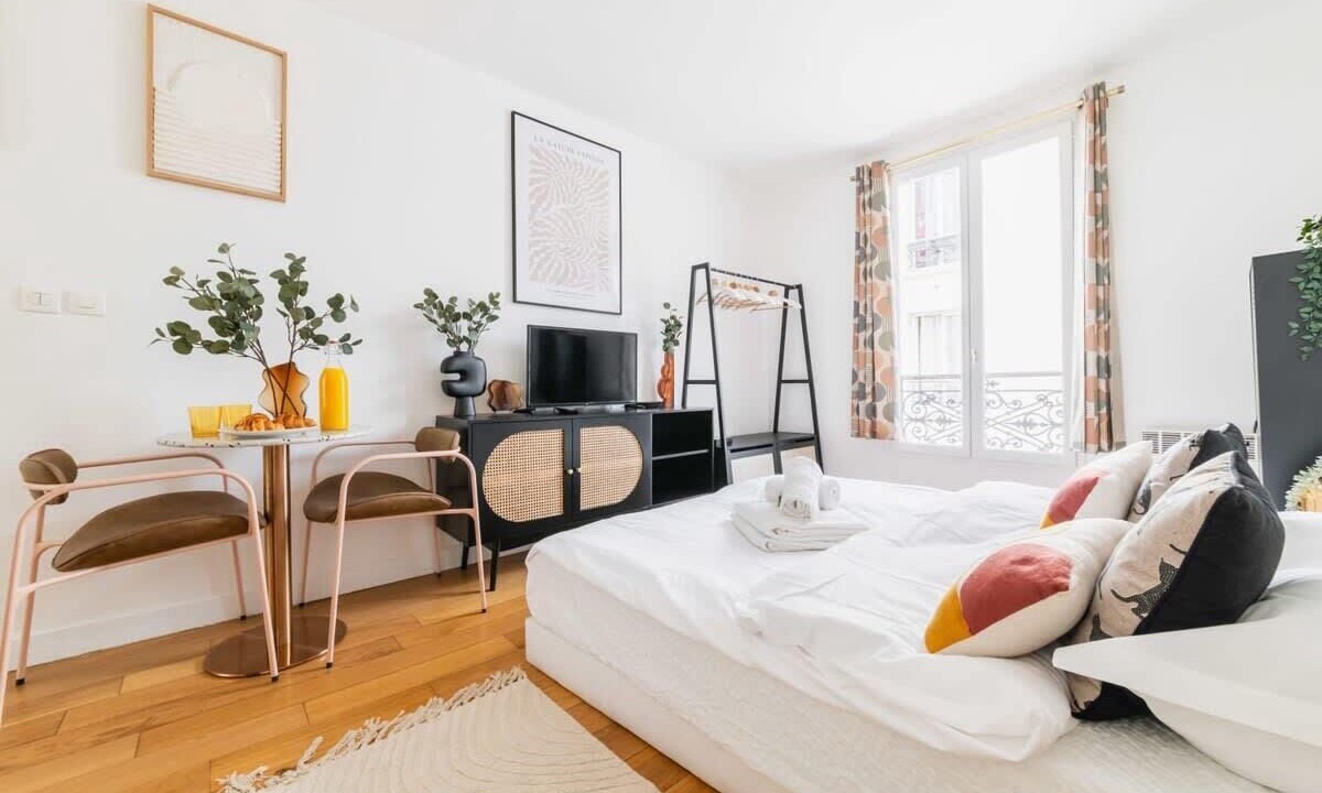 Photo of Bedroom in Hopital Saint-Louis