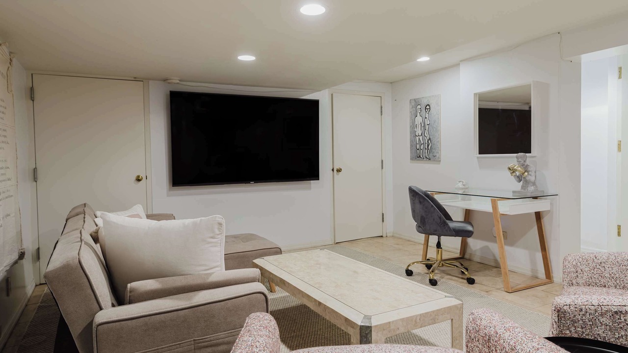 Photo of Livingroom in Turtle Bay