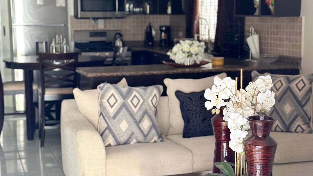 Photo of Livingroom in Caribbean Estates