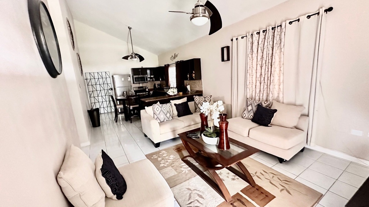 Photo of Livingroom in Caribbean Estates