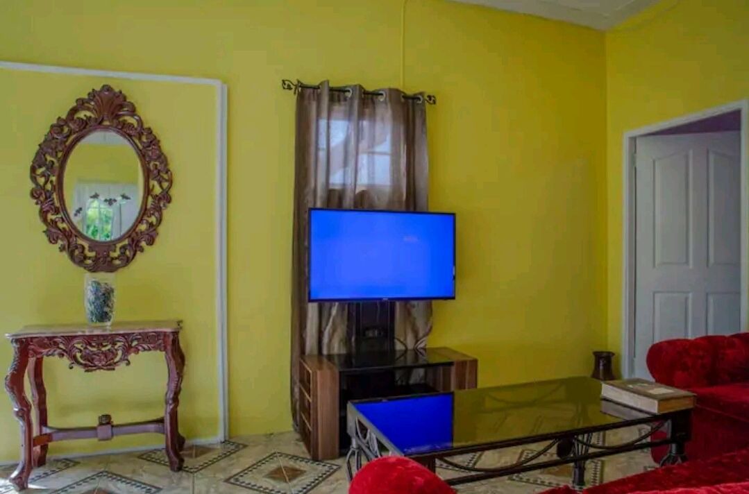 Photo of Livingroom in Caribbean Estates