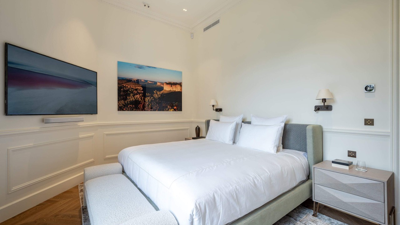 Photo of Bedroom in Champs-Elysees