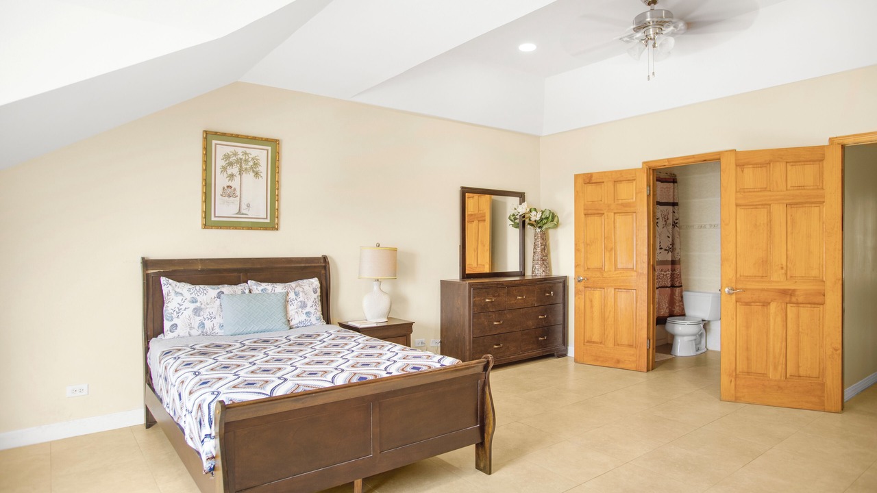 Photo of Bedroom in Nassau