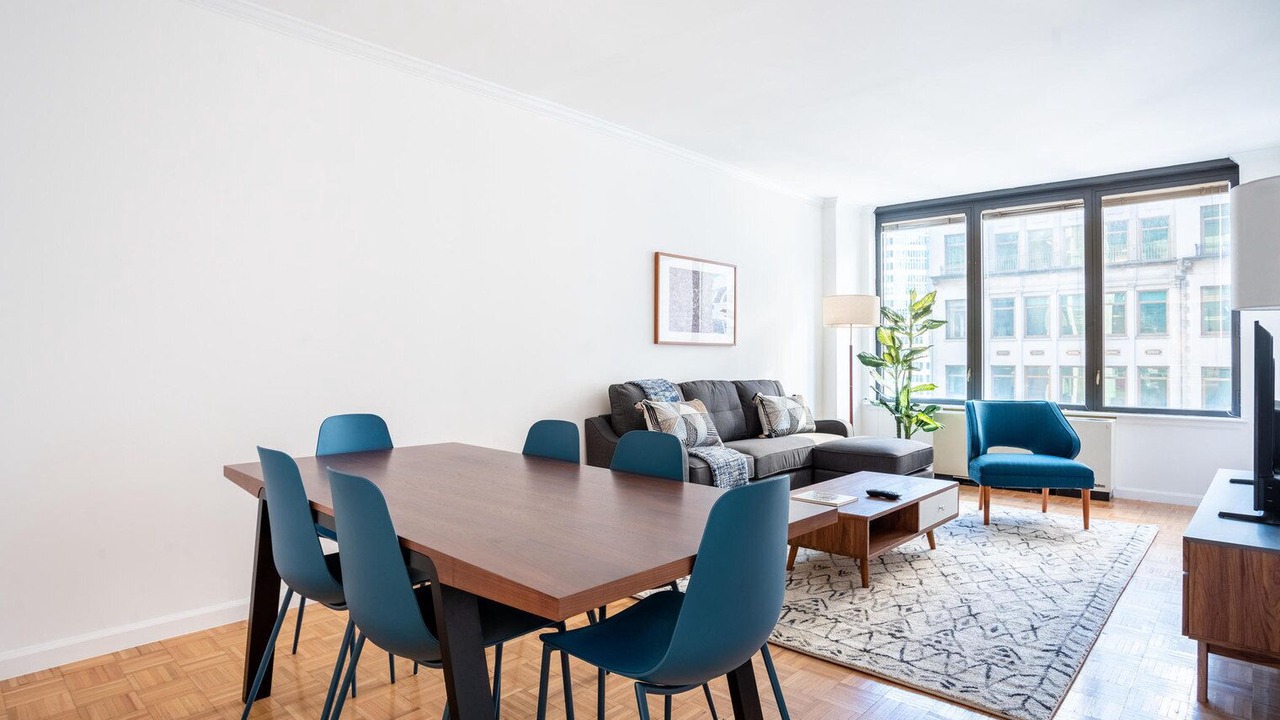 Photo of Livingroom in Sutton Place