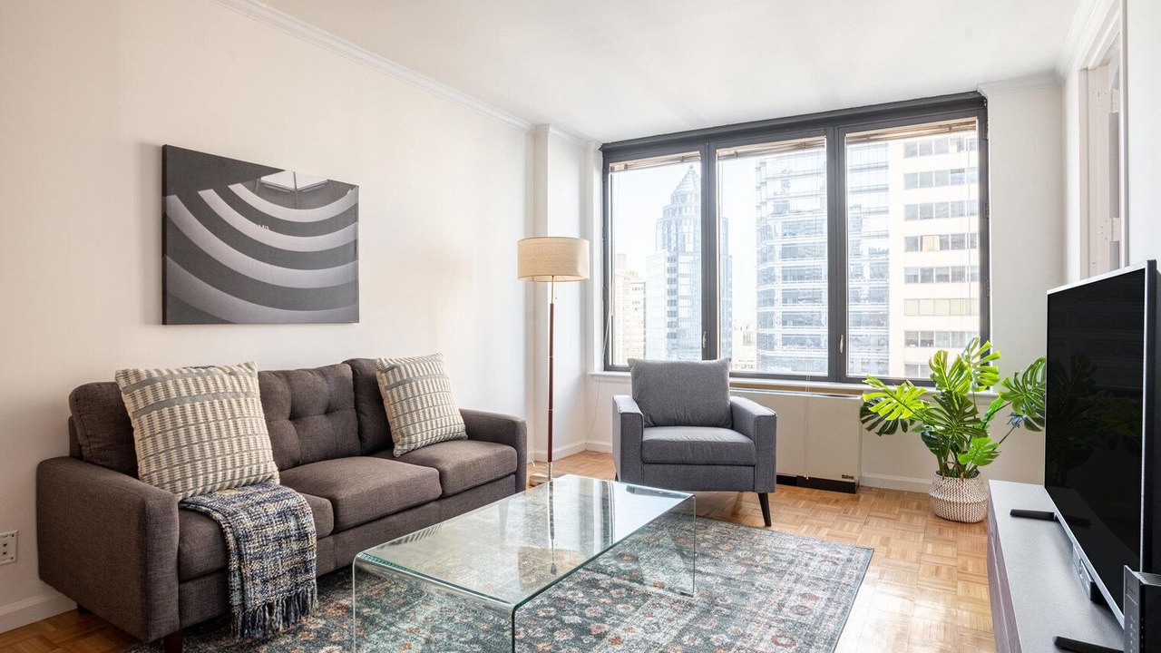 Photo of Livingroom in Sutton Place
