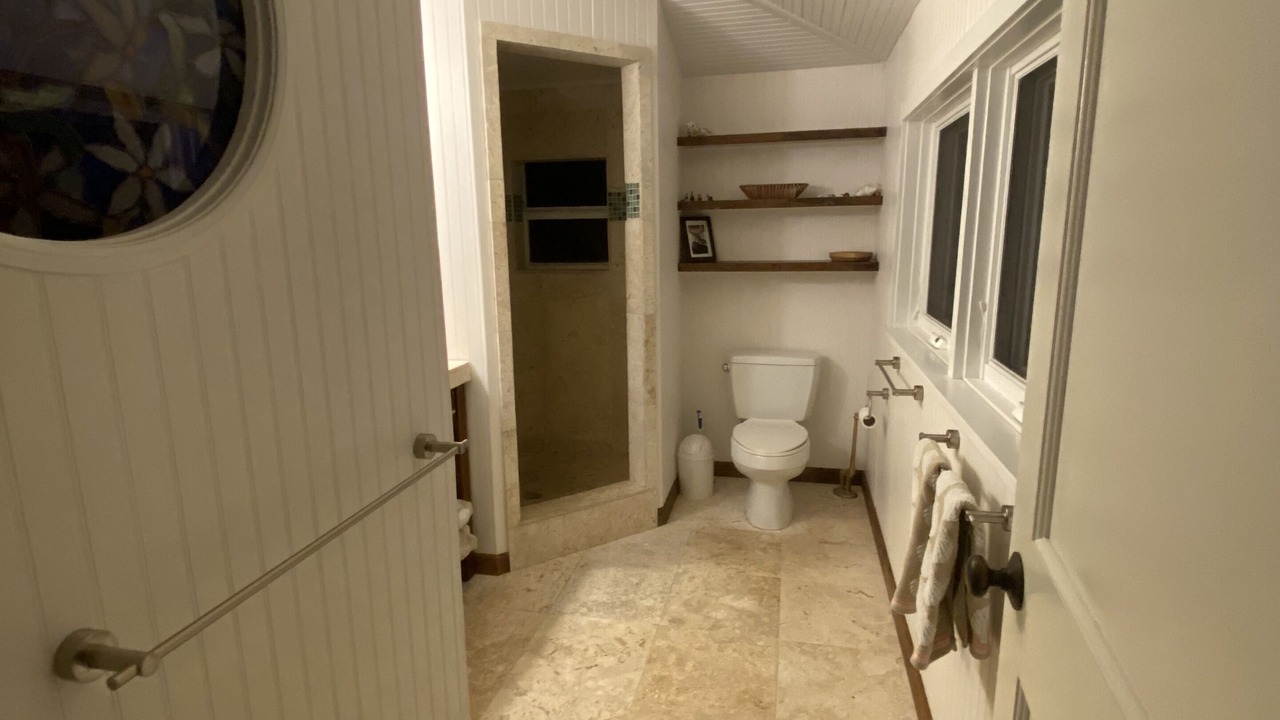 Photo of Bathroom in Green Turtle Cay